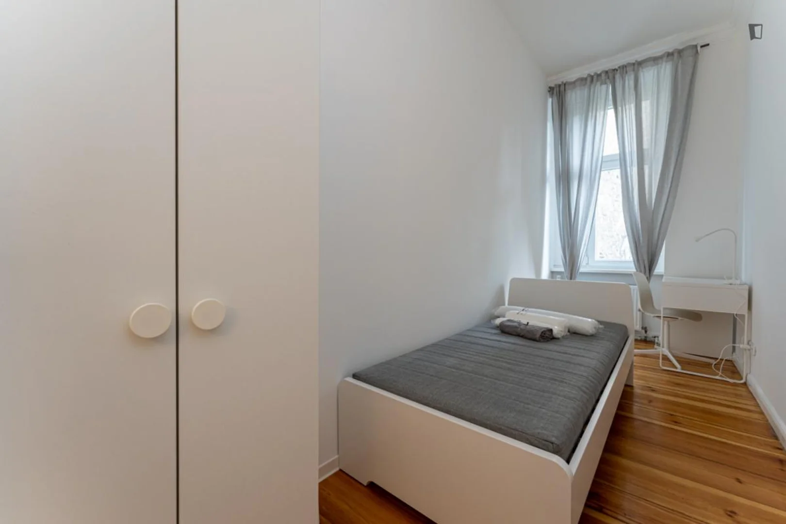 Quarto acolhedor para estudantes disponível em 