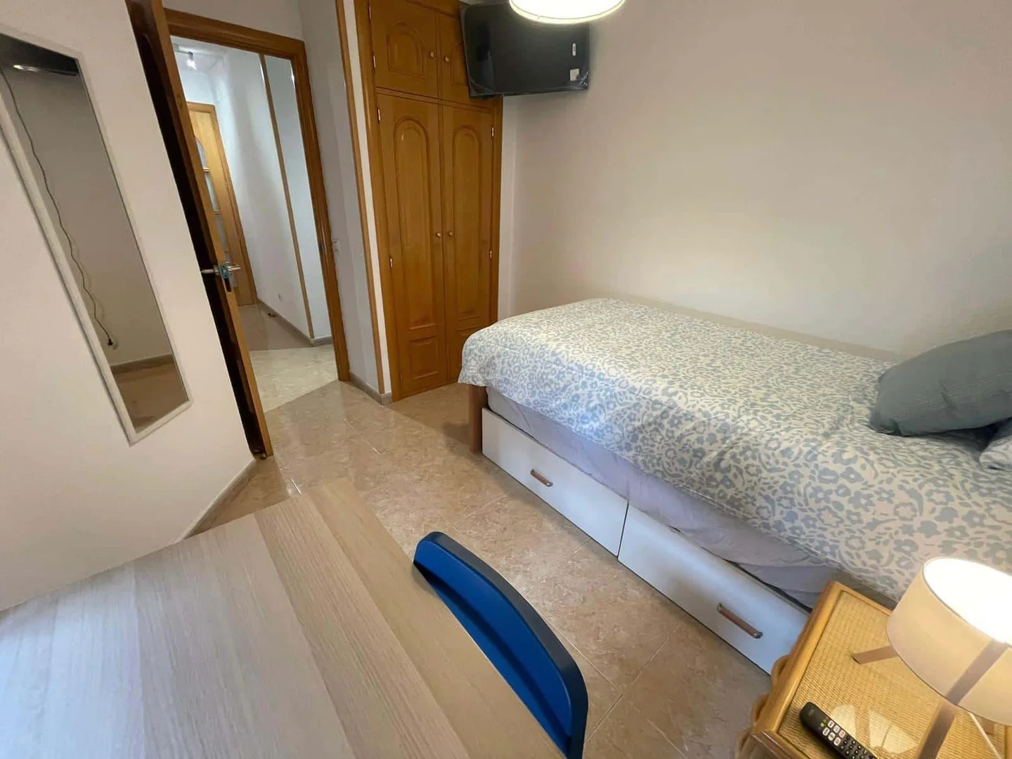 Habitación asequible para estudiantes con buena iluminación en 