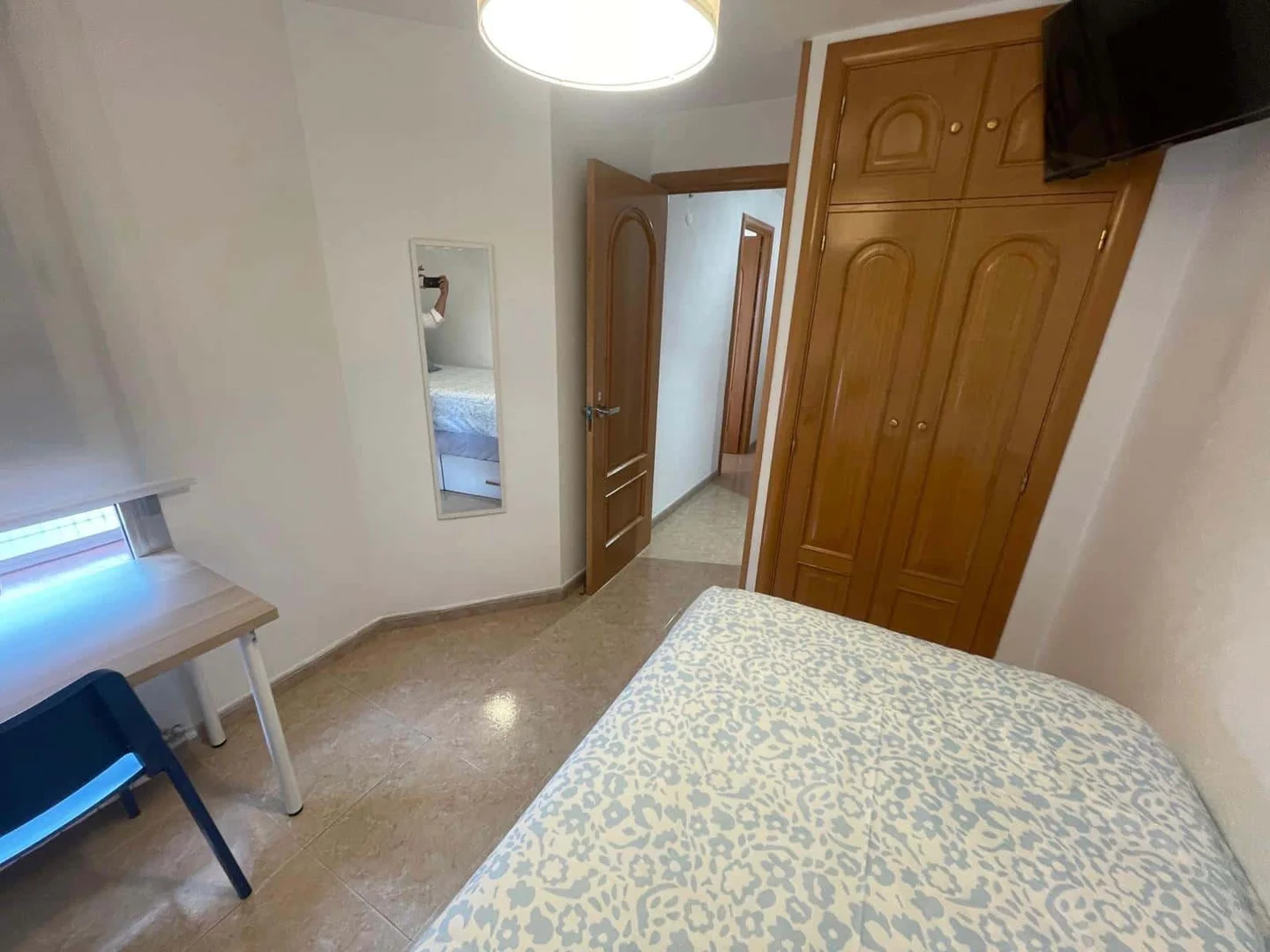 Habitación asequible para estudiantes con buena iluminación en 