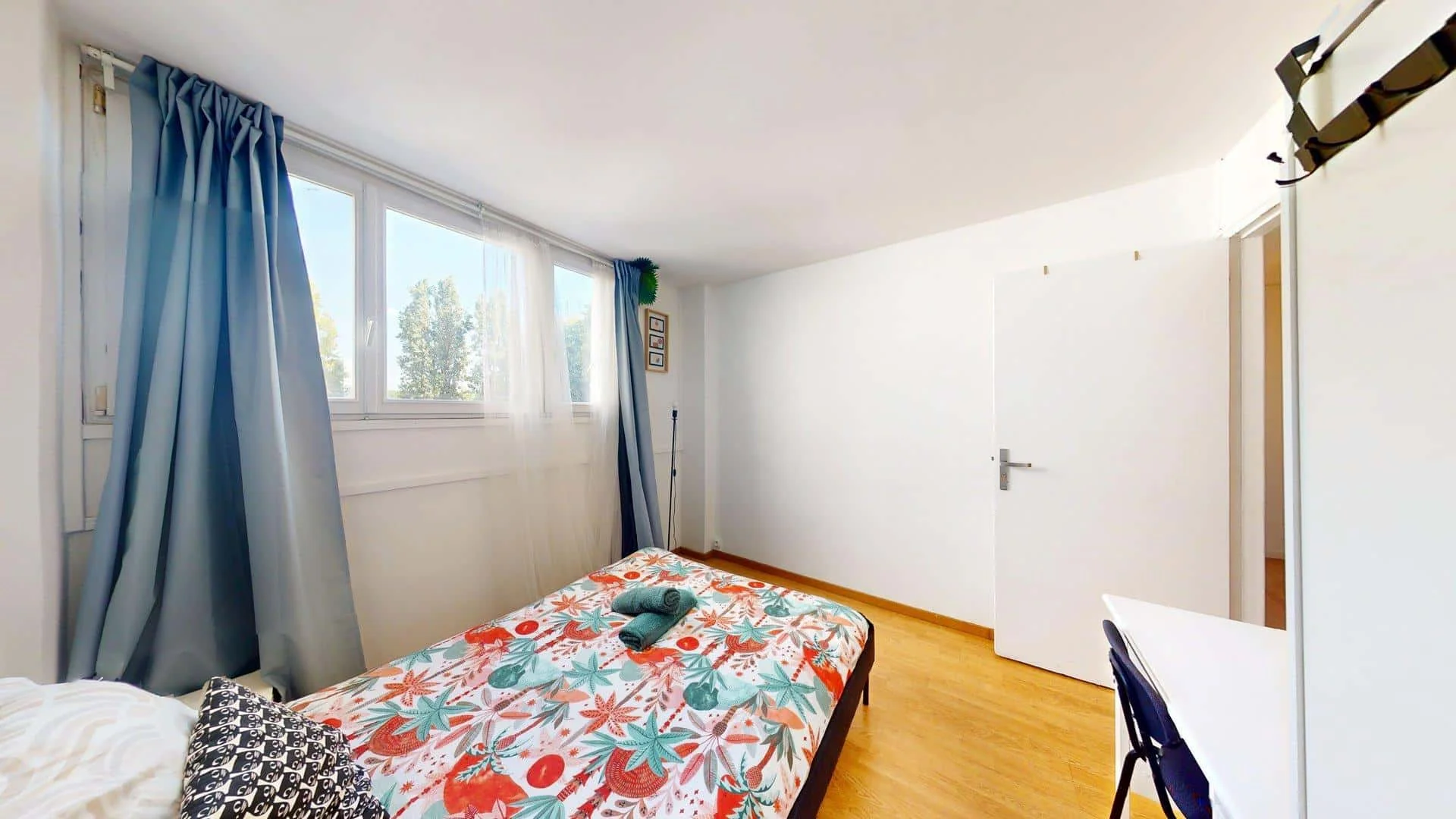 Helles und luftiges Studentenzimmer mit einfachem Zugang zur Universität in