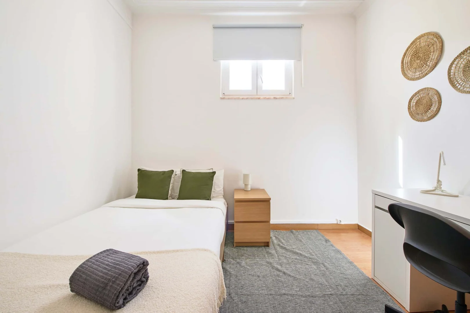 Comfortable and spacious student room in 