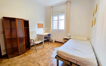 Quarto para alugar ao mês em {area}