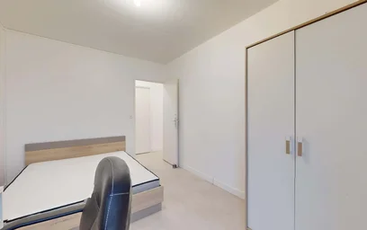 Habitación privada en 6 Rue Massenet, 80080 Amiens, France, imagen 2 de 19