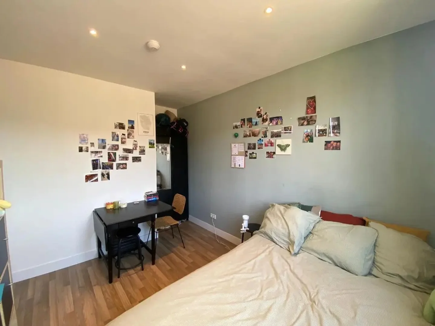 Quarto de estudante económico perto do campus em 