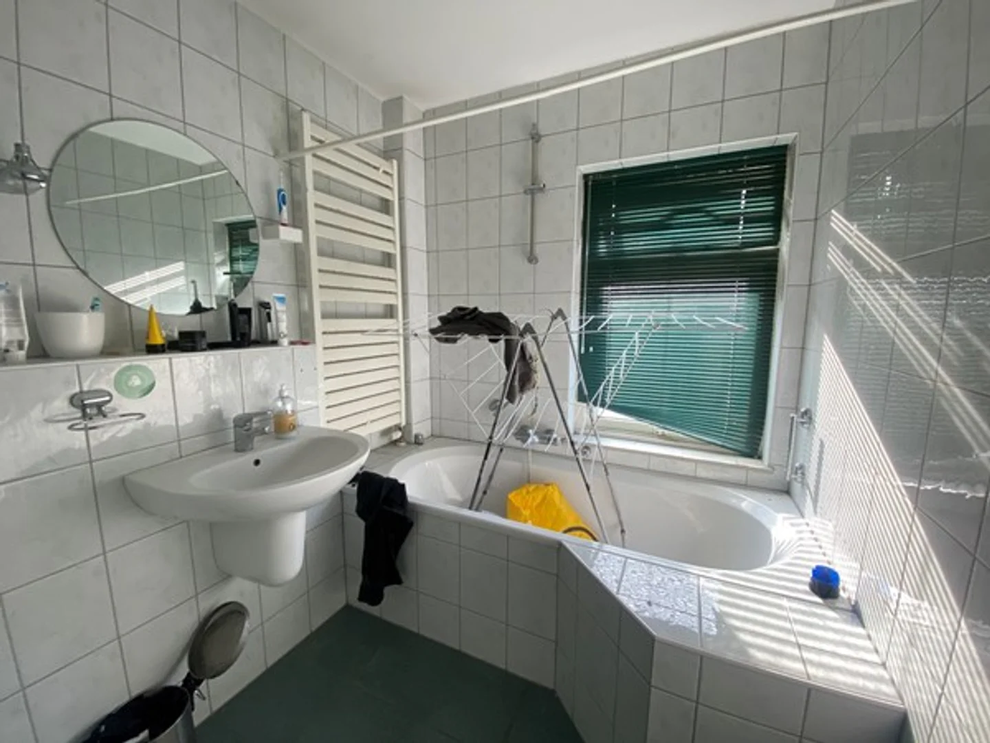 Habitación estudiantil amplia y cómoda en 