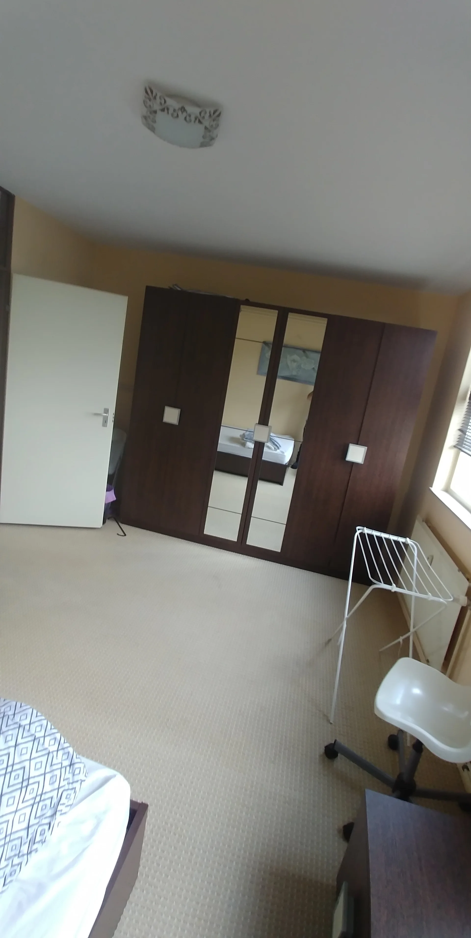 Habitación estudiantil económica con ubicación conveniente en 