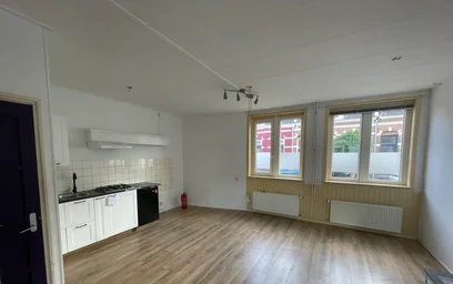 {area} de ortak bir dairede kiralık oda