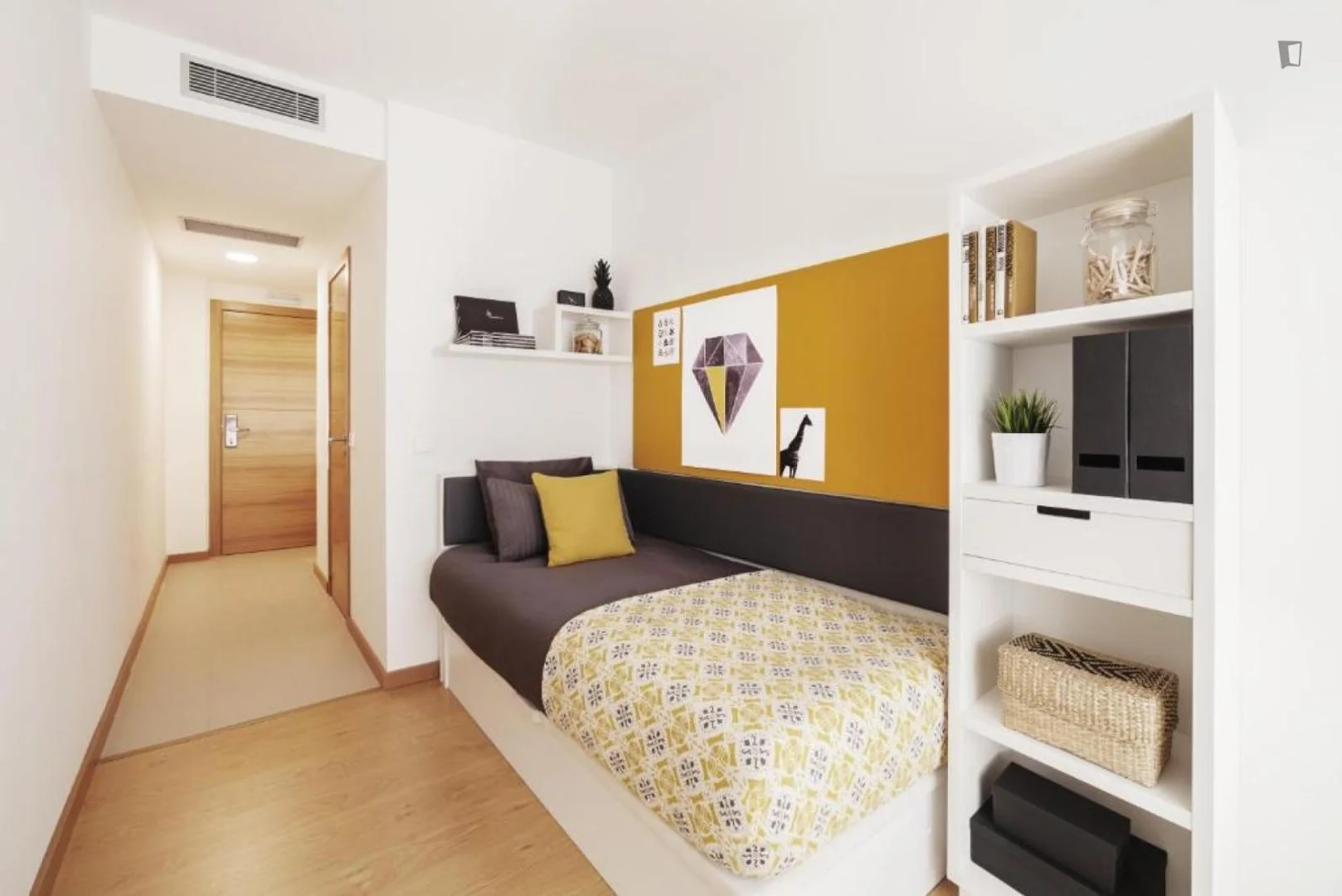 Habitación estudiantil económica cerca del campus en 