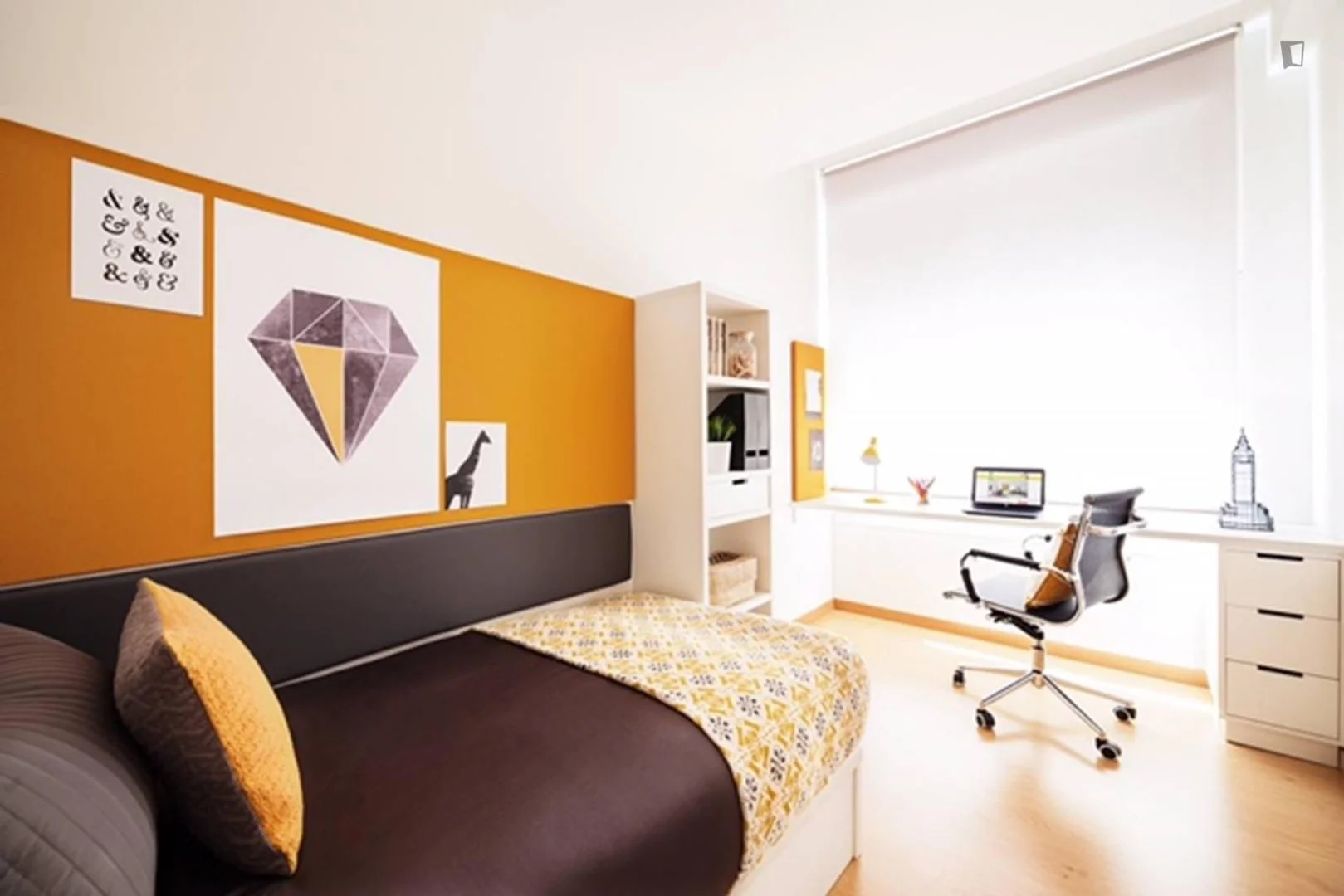 Habitación en apartamento estudiantil en alquiler en , completamente amueblado