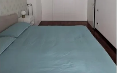 Zimmer mit Doppelbett zu vermieten {area}