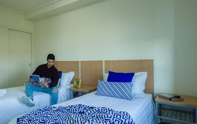 Logement situé dans le centre de {area}