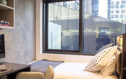 Logement avec 3 chambres à {area}