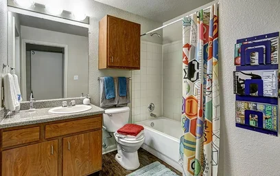 Apartamento inteiro em residência em 2601 W Oak St, Denton, TX 76201, USA, imagem 1 de 30