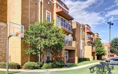 Apartamento inteiro em residência em 2601 W Oak St, Denton, TX 76201, USA, imagem 28 de 31