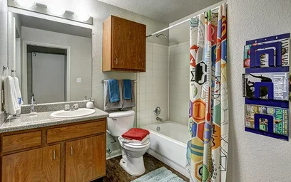 Apartamento inteiro em residência em 2601 W Oak St, Denton, TX 76201, USA, imagem 5 de 31