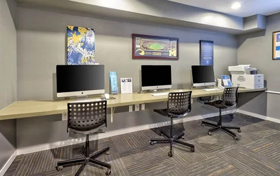 Gesamte Unterkunft im Wohnheim in der 1819 Willowtree Ln, Ann Arbor, MI 48105, USA, bild 15 von 22