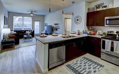 Dairenin tamamı Ikamet yerinde konumu 2125 Franklin Blvd, Eugene, OR 97403, USA, 4 20 görüntüsü