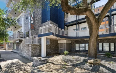 Apartamento inteiro em residência em 1009 W 26th St, Austin, TX 78705, United States, imagem 42 de 44