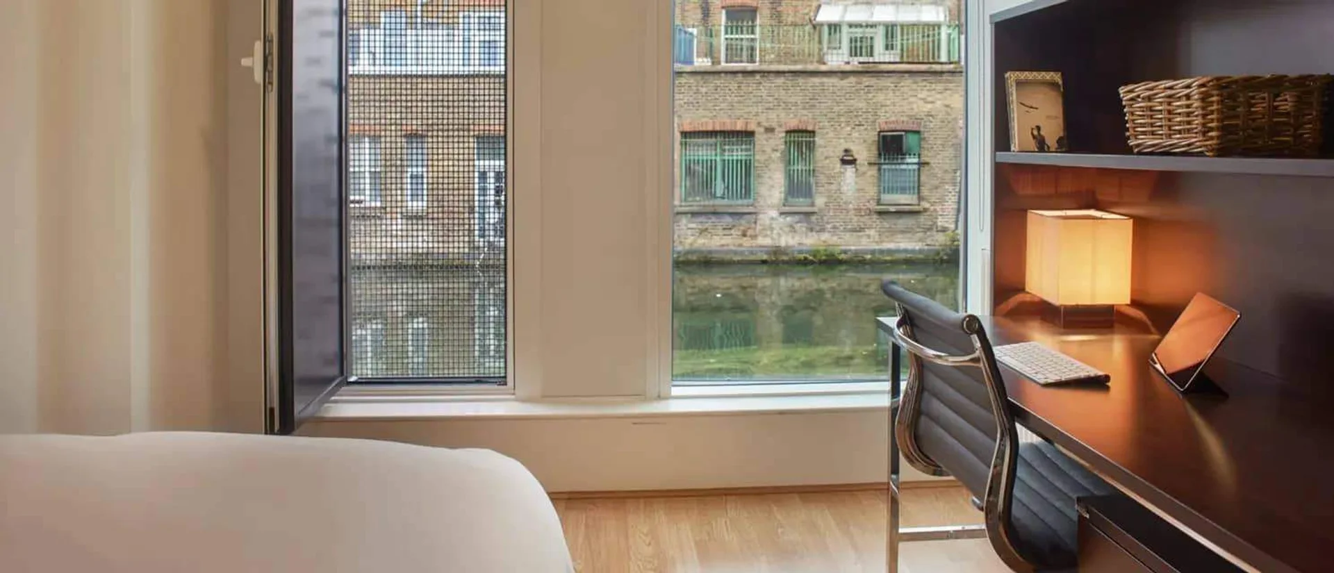 1 Alderson St, London W10 5JY, United Kingdom