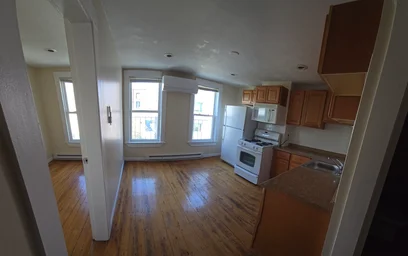 Apartamento inteiro em residência em 72, Liverpool St., Unit 3, East Boston, Boston, MA, 02128, imagem 3 de 15