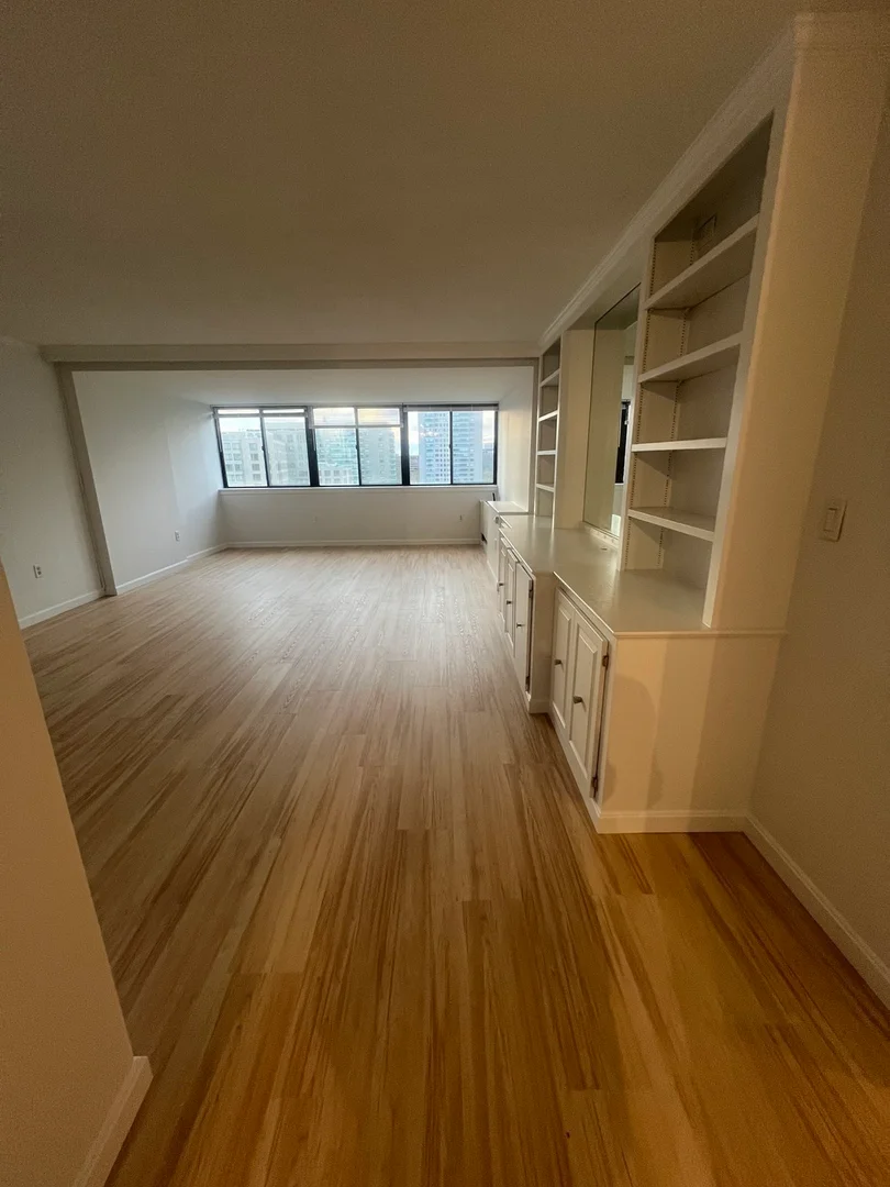 9, Hawthorne Pl., Unit 10C, West End, Boston, MA, 02114