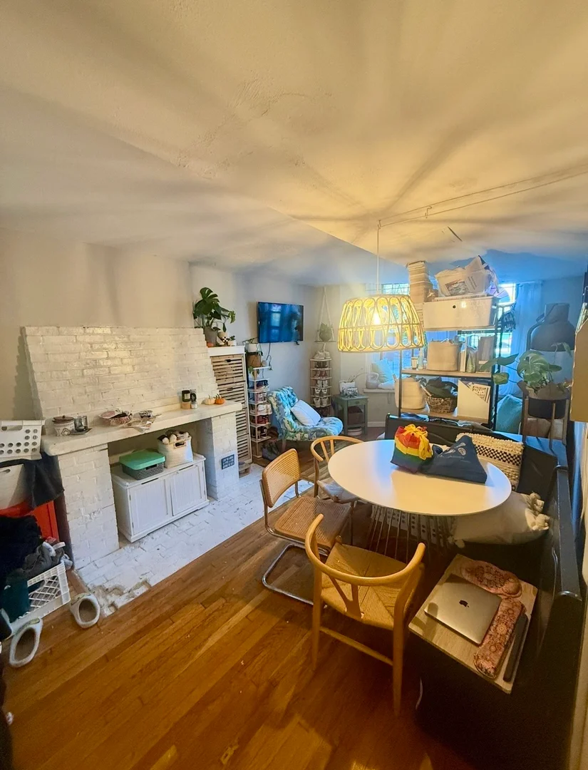 222, Beacon St., Unit 4, Back Bay, Boston, MA, 02116