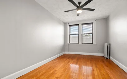 Appartamento intero in residence in 65, Dennis St., Unit 3, Roxbury, Boston, MA, 02119, immagine 2 di 16