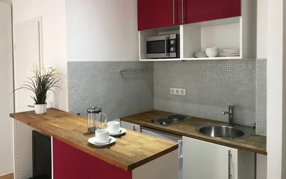 Entire apartment at Schillingstraße, Innenstadt, image 2 of 10