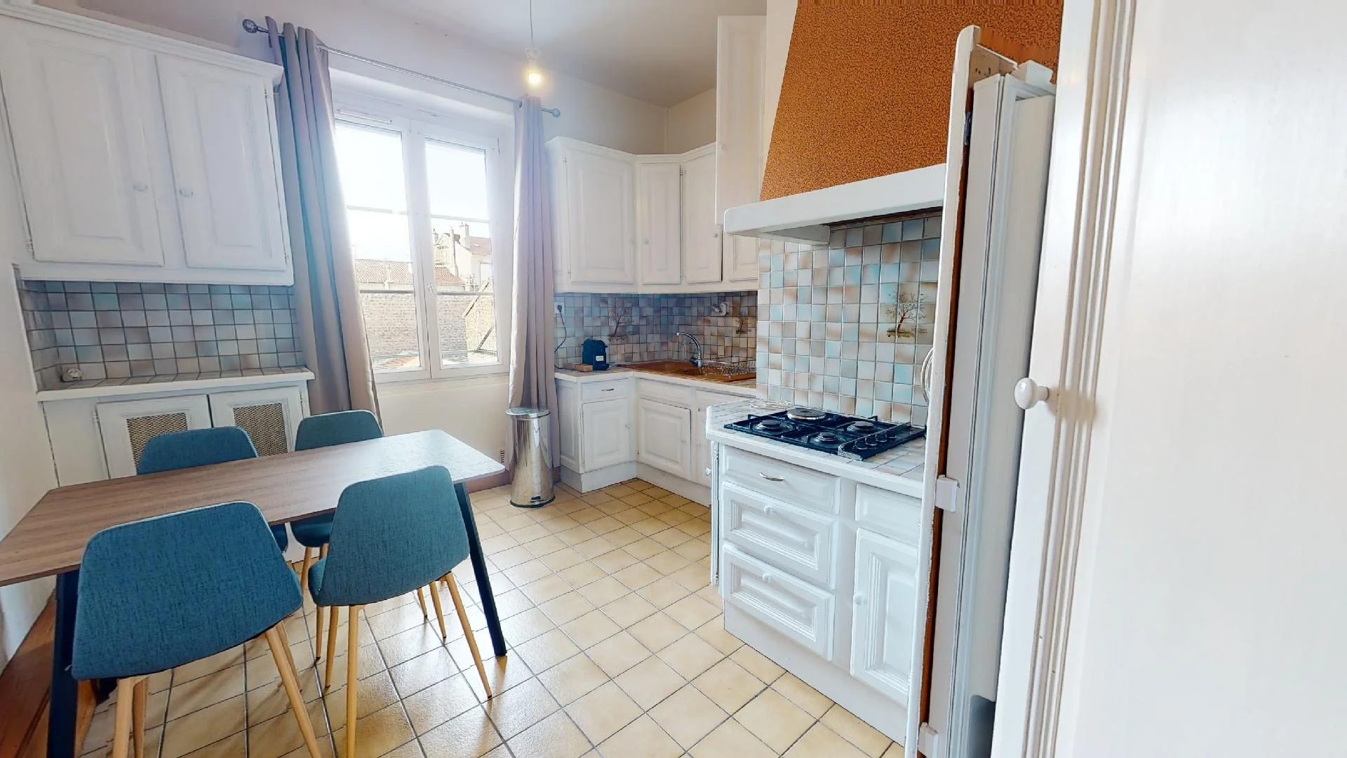 Budget-friendly student room close to campus in 