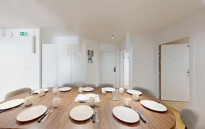 Private room at Rue Hoche, image 5 of 10