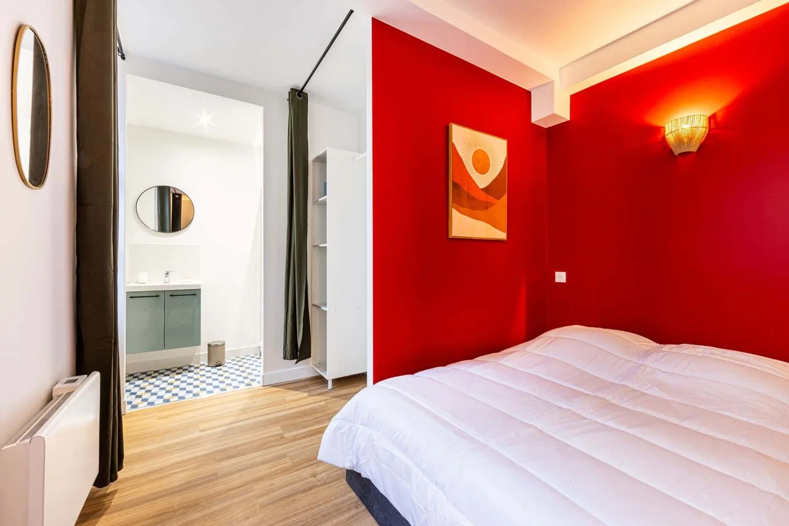 Quarto para alugar em apartamento de estudantes em , totalmente mobilado