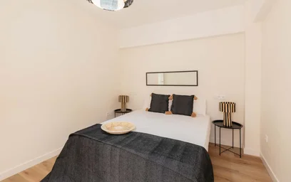 Room for rent with double bed {area}