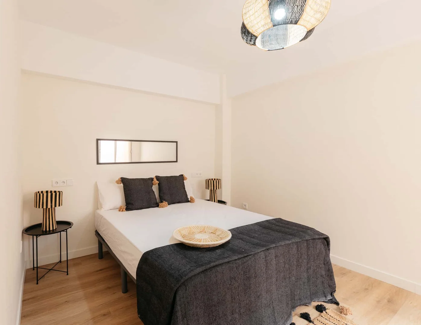 Room for rent in student apartment in , fully furnished