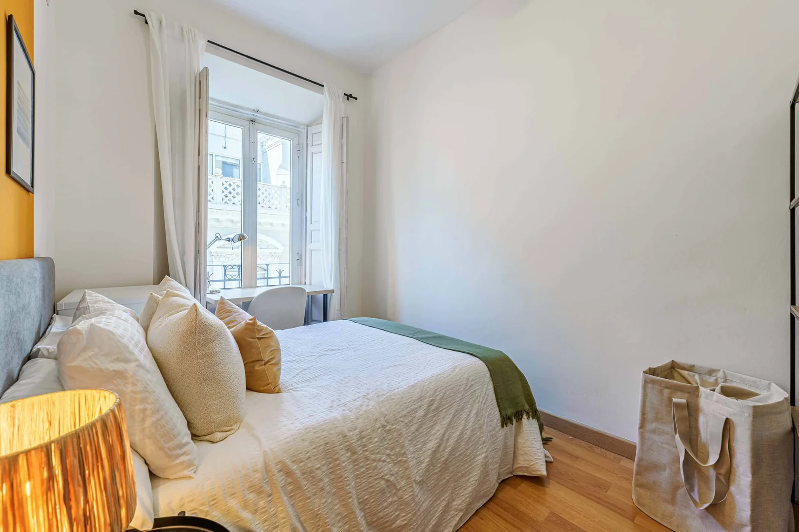 Cozy room for students available in 
