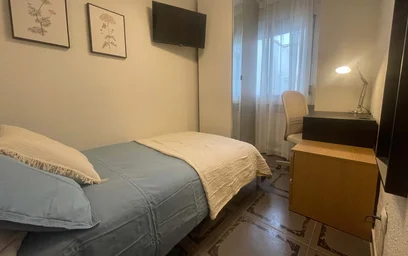 Private room at C. Valdemoro, 18, pta 28, 28901 Getafe, Madrid, Spain, image 4 of 12