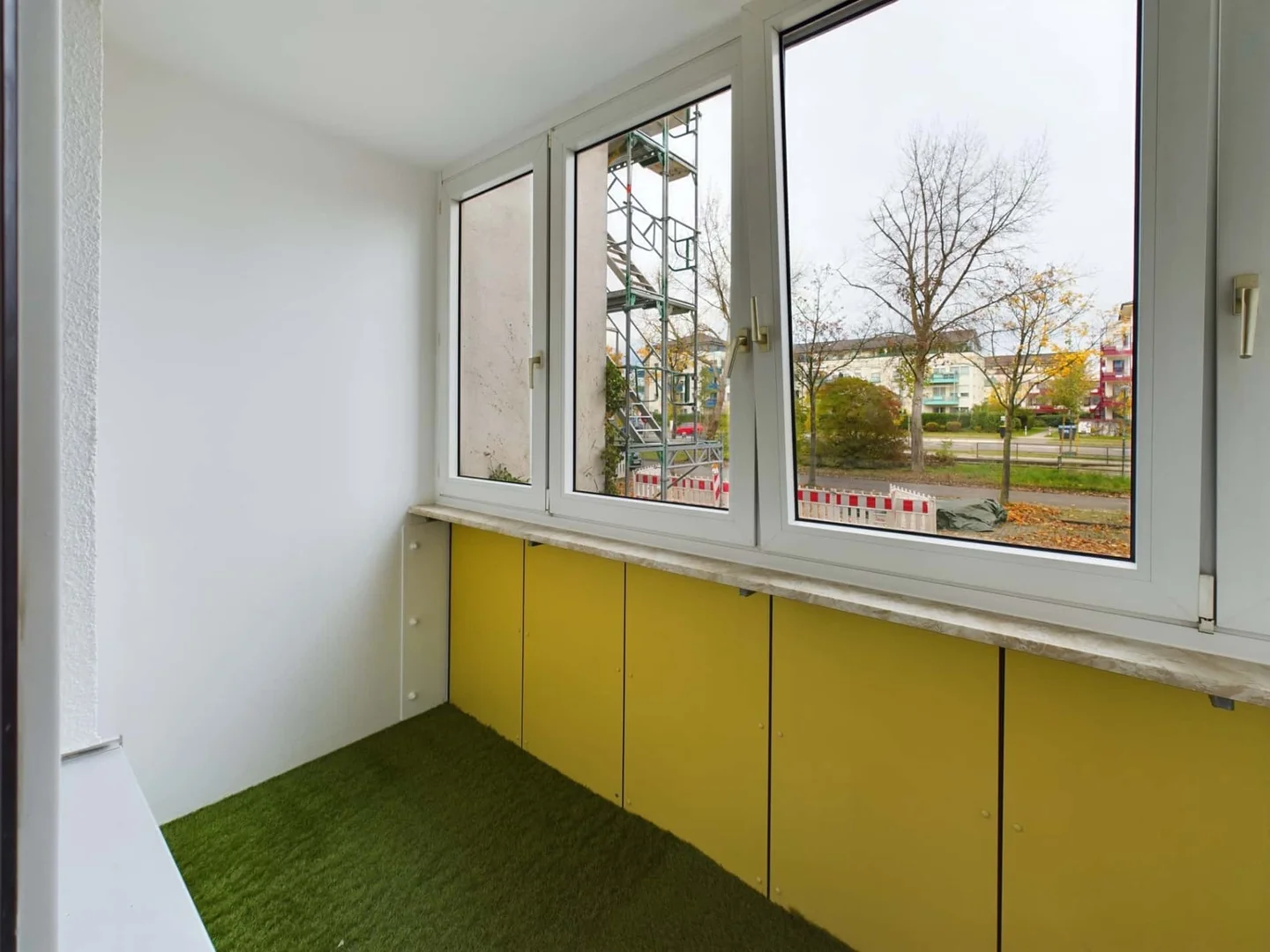 Economical student room with convenient location in 