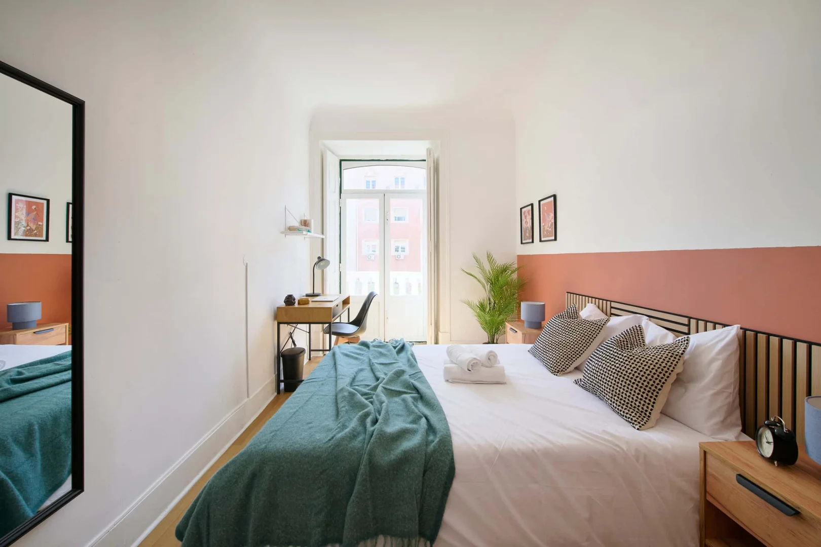 Comfortable and spacious student room in 