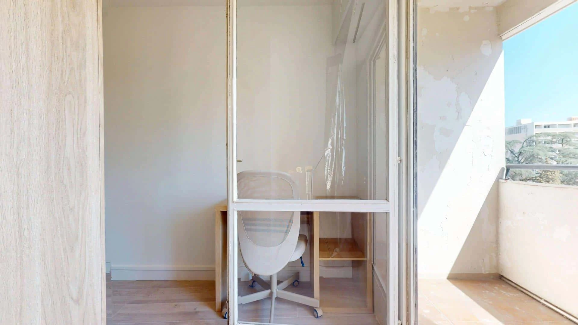 Budget-friendly student room close to campus in 