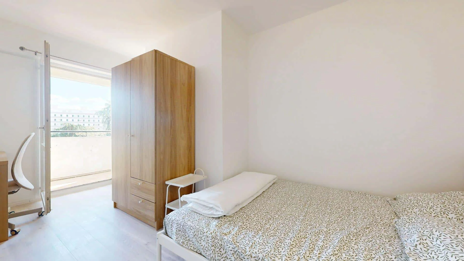 Budget-friendly student room close to campus in 