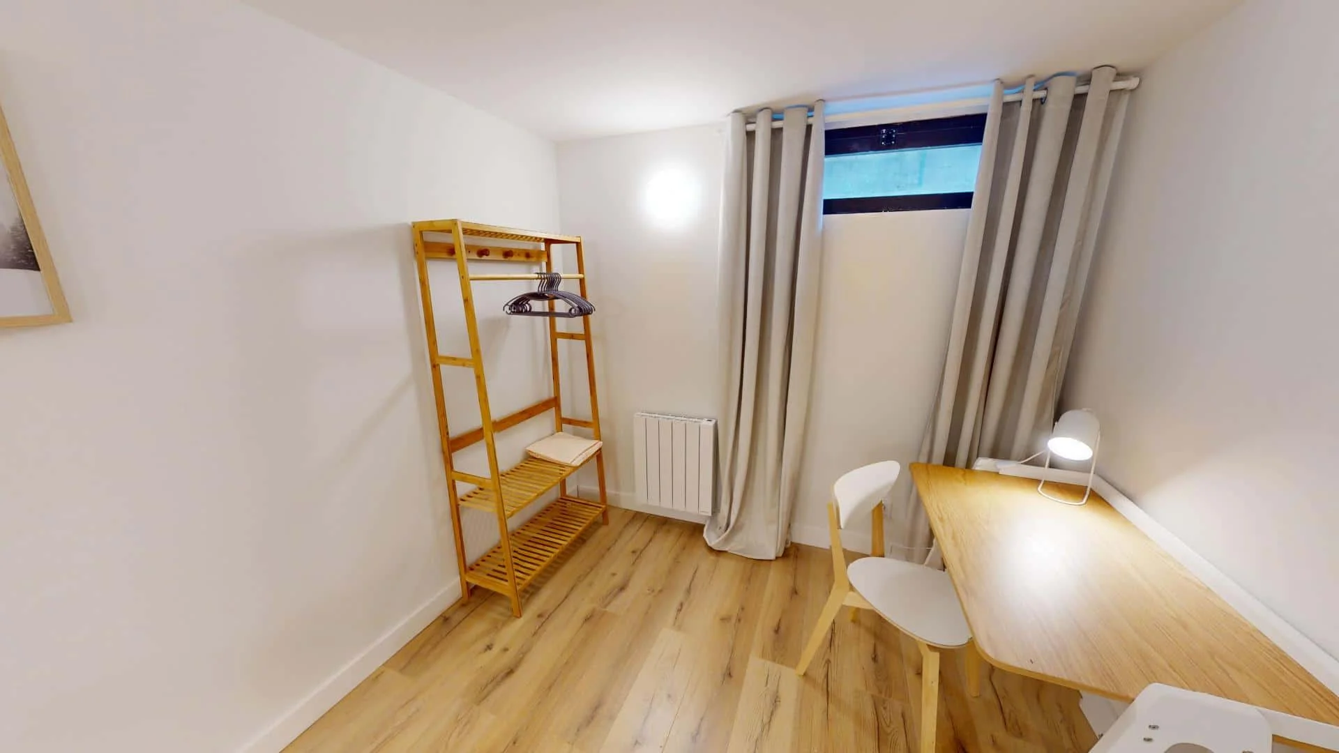 Habitación asequible para estudiantes con buena iluminación en 