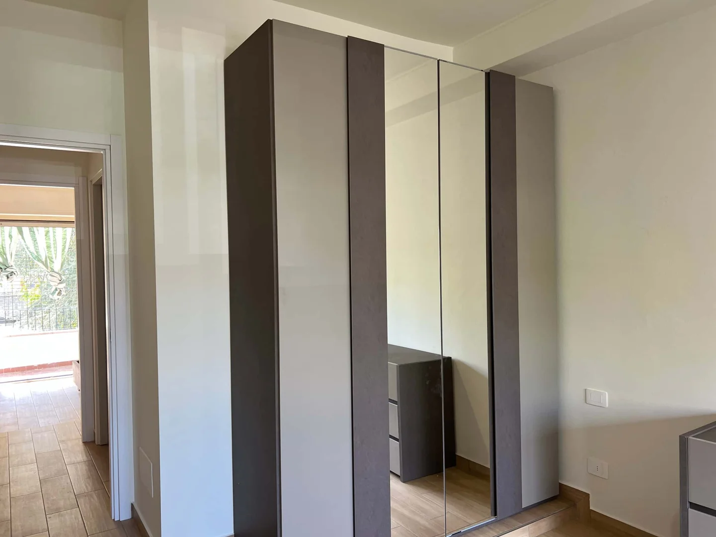 Bright and airy student room with easy university access in