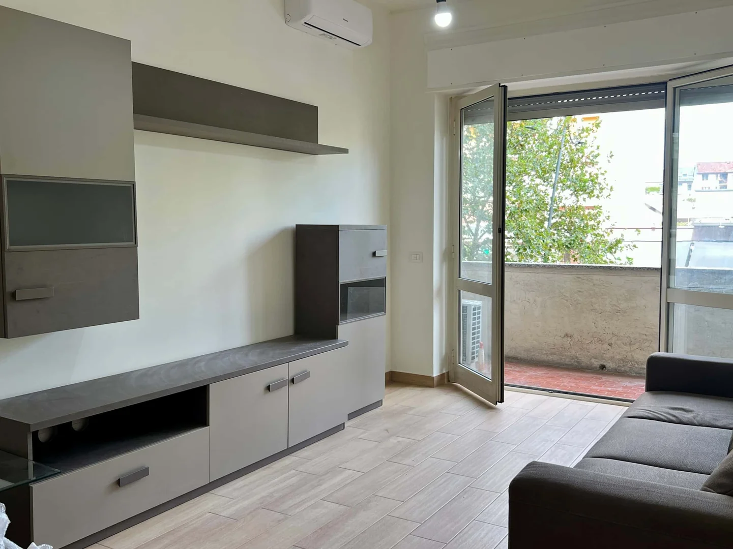 Room for rent in student apartment in , fully furnished