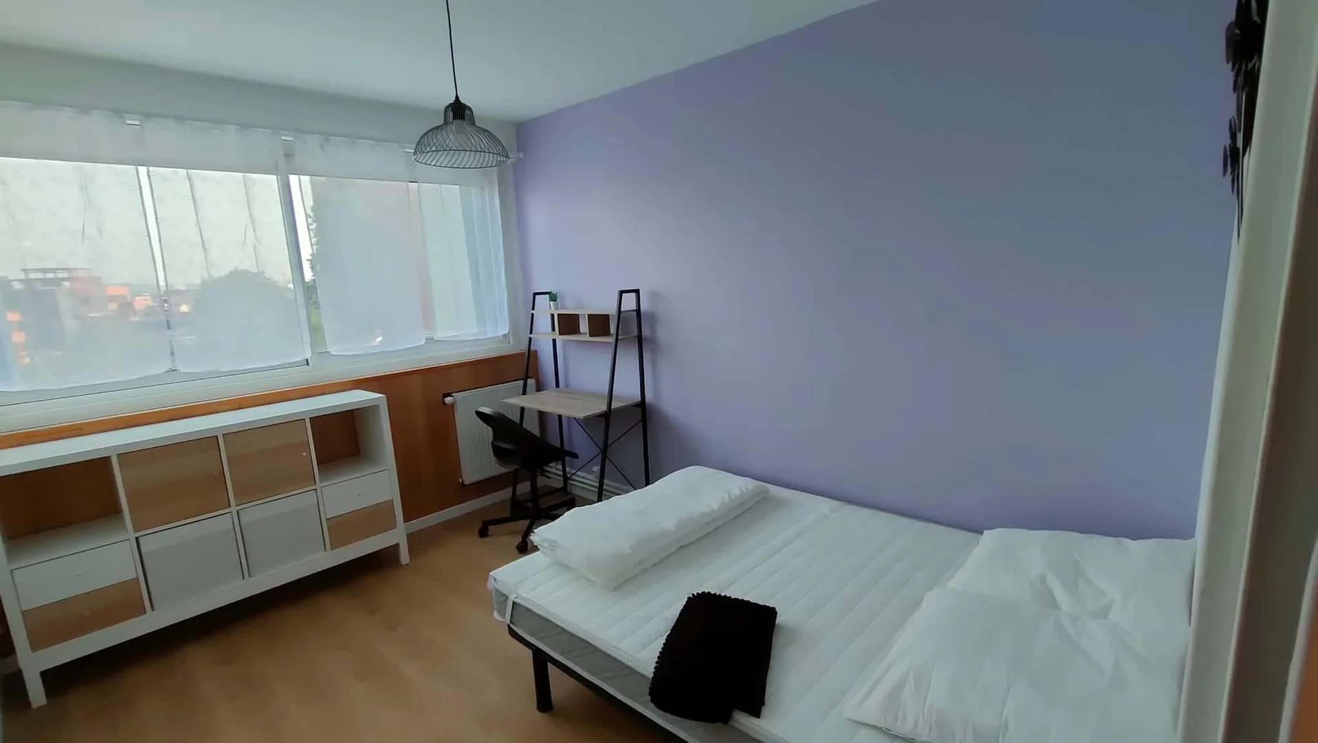 Room for rent in student apartment in , fully furnished