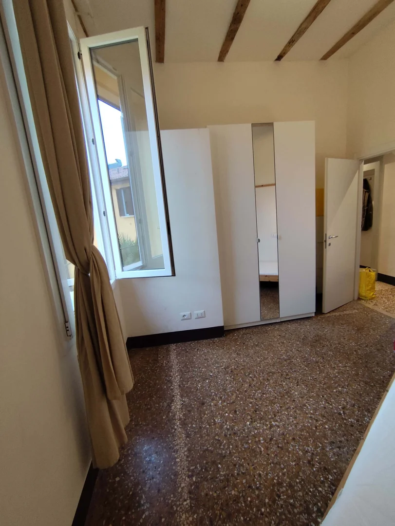 Chambre à louer dans un appartement d'étudiant à , entièrement meublée