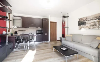 Dairenin tamamı konumu Via Bellinzona, 76, 22100 Como CO, Italy, 13 30 görüntüsü