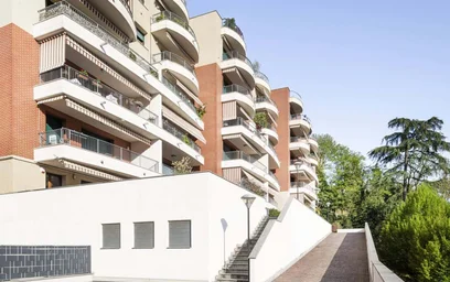 Dairenin tamamı konumu Via Bellinzona, 76, 22100 Como CO, Italy, 28 30 görüntüsü