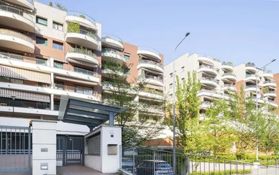 Dairenin tamamı konumu Via Bellinzona, 76, 22100 Como CO, Italy, 30 30 görüntüsü