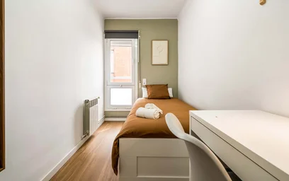 Quarto privado em Carrer de Sant Isidor, 31, 08206 Sabadell, Barcelona, Spagna, imagem 1 de 32