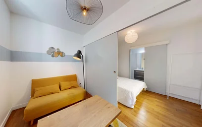 2-Zimmer-Unterkunft in {area}