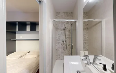 Logement entier à 7 Rue Emile Guichenné, 64000 Pau, France, image 14 de 16